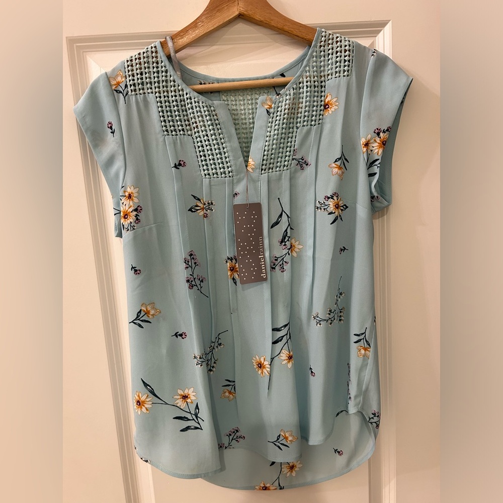 Daniel Rainn Estefany Lace Detail Split Neck Blouse